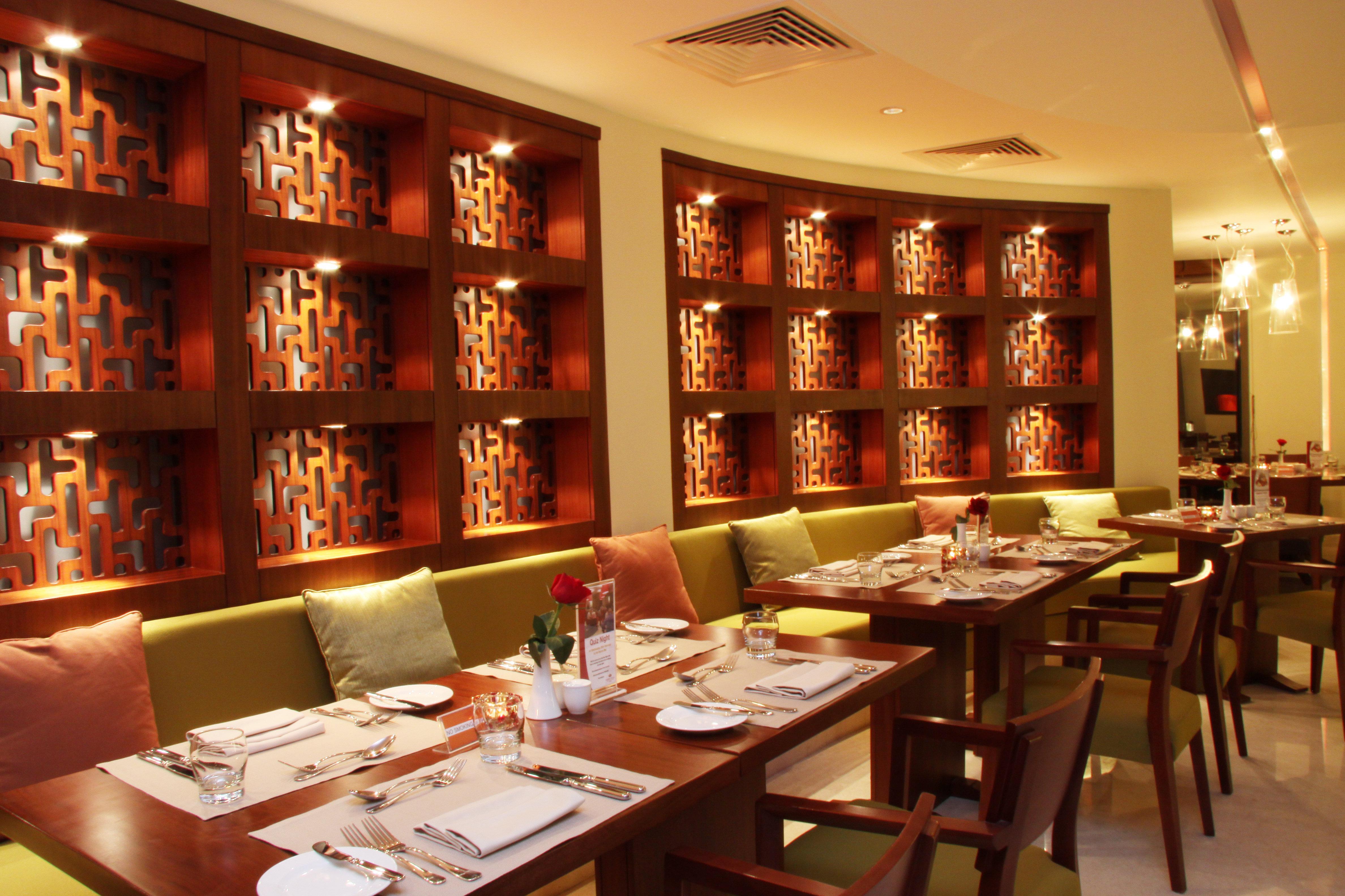 Crowne Plaza Sohar By Ihg Hotel Restaurant foto